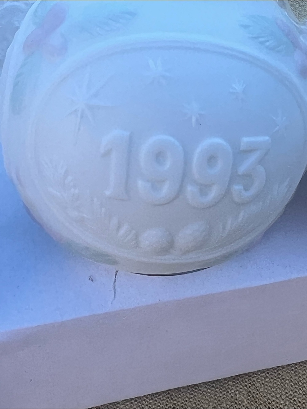 Vintage Lladro White Embossed 1993 Porcelain Ornament In Box